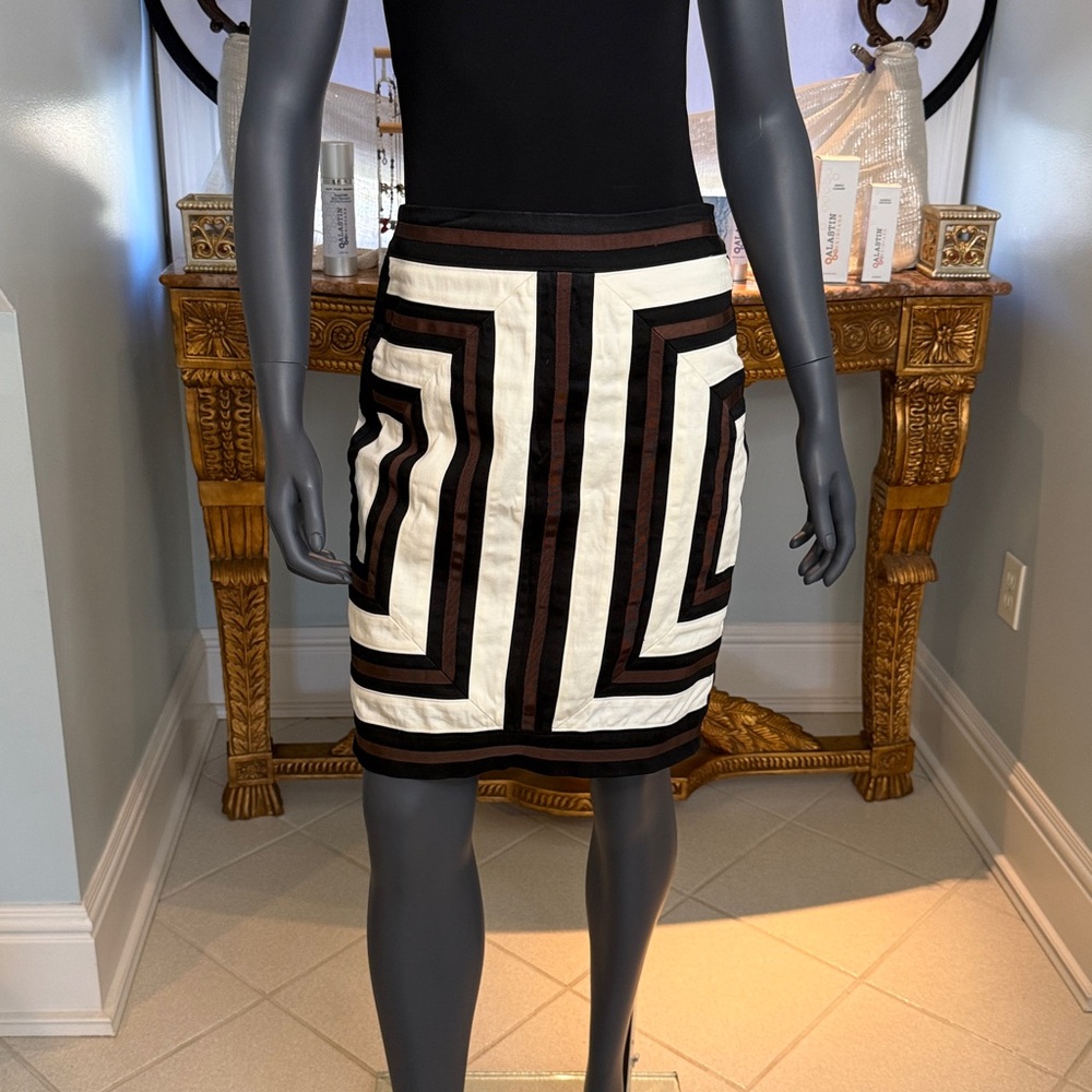 White House Black Market Black and White Pencil Skirt